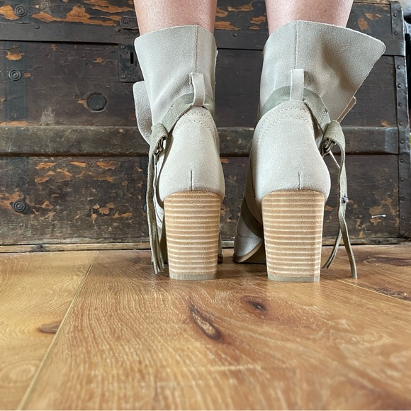 Diba True Open-Toe Bootie in Grey Suede Size 8 - Picture 15 of 16